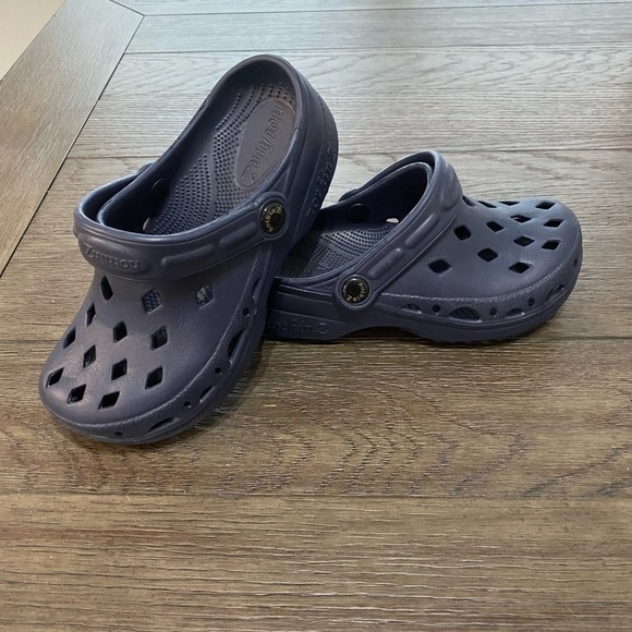 NEW! NOTHINZ SHOES JUNIORS/BIG KID CLOGS | NAVY | Size J3 Ladies 5 Unisex - Picture 6 of 9